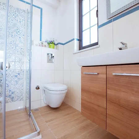 Tn - (adults Only) *