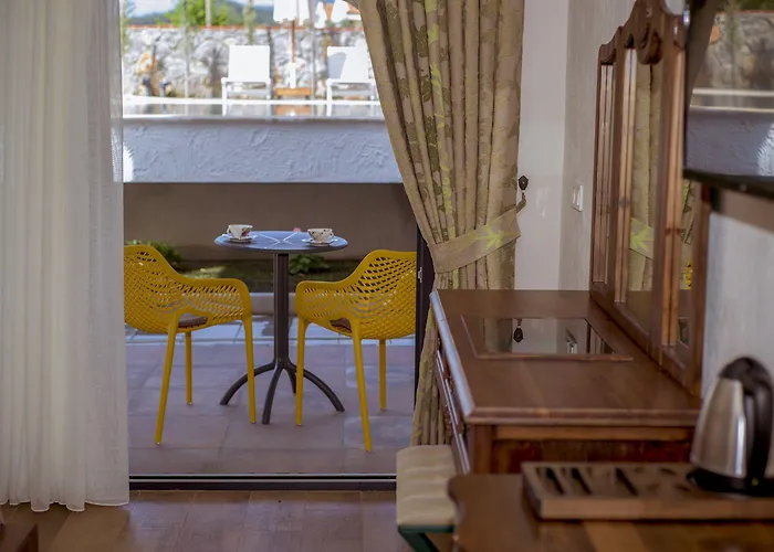 Tn - (adults Only) Vila